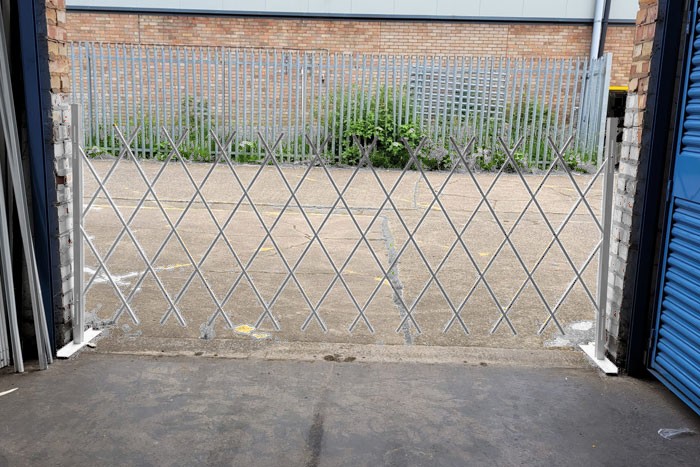 Expanding barrier in use - warehouse